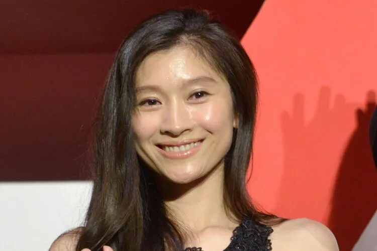 篠原涼子 子供 年収 離婚 2025年最新プロフィール画像
